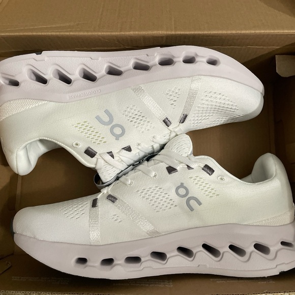 On cloud surfer “white/frost” size 9.5 women’s size 8 men’s - Picture 4 of 6